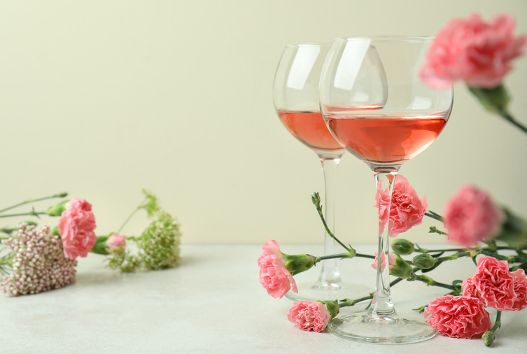 Les vins rosés de Provence : un symbole de l'art de vivre provençal